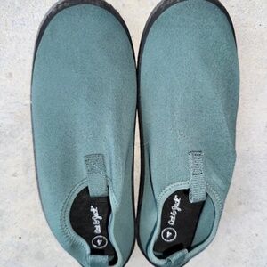 Size 4 Youth Cat & Jack water shoes. Worn one time. Slip on. Swim river sandal
